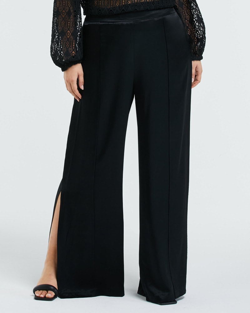 Front of a model wearing a size 1X Highlight Pant in Black by Estelle. | dia_product_style_image_id:264690